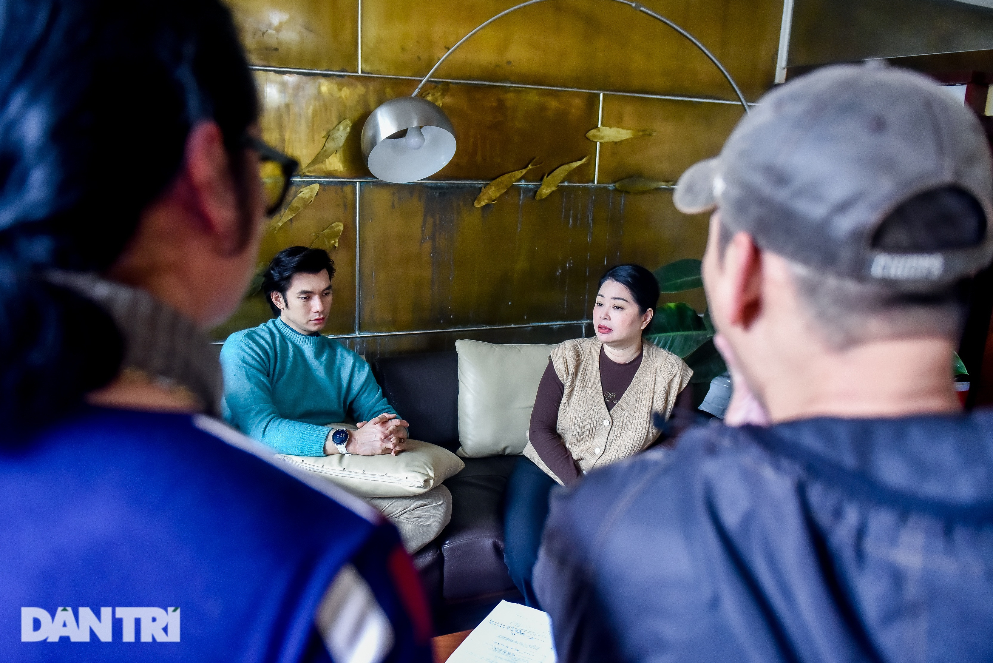 Diễn viên Thanh Tú mượn áo của mẹ, lái ô tô đến quay phim Đừng làm mẹ cáu - 15