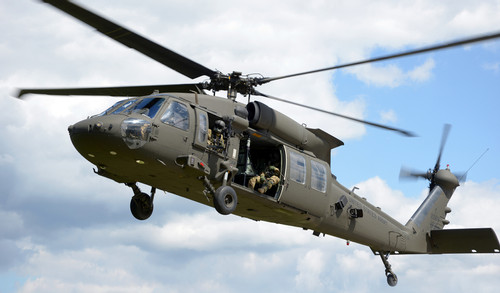 Video trực thăng quân sự Mỹ lao xuống đường cao tốc, không ai sống sót