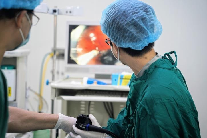 Lý do hy hữu khiến bàn chải đánh răng nằm trong thực quản của nam sinh