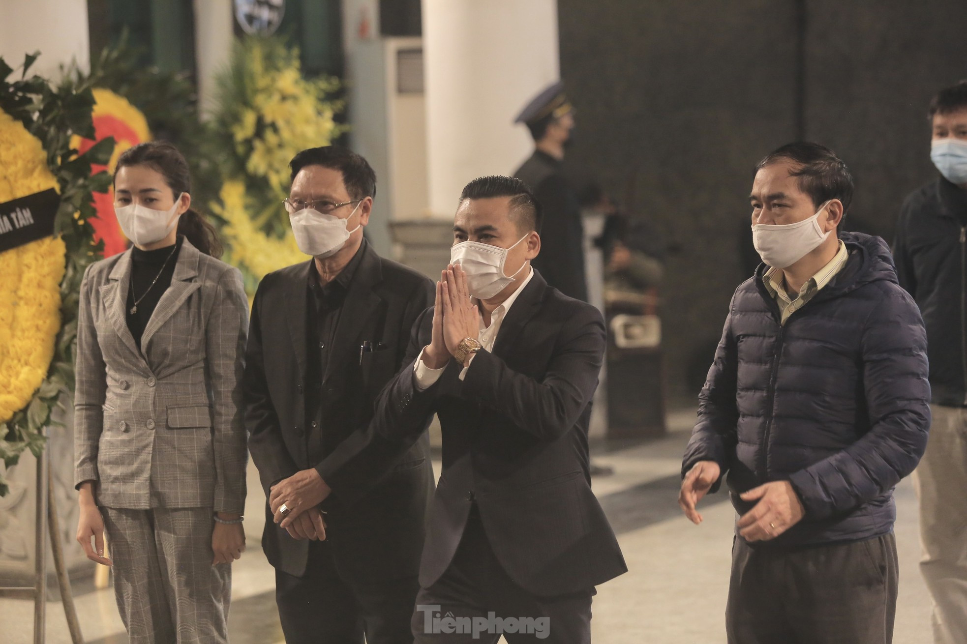 Xúc động giây phút tiễn đưa NSƯT Văn Vượng ảnh 5