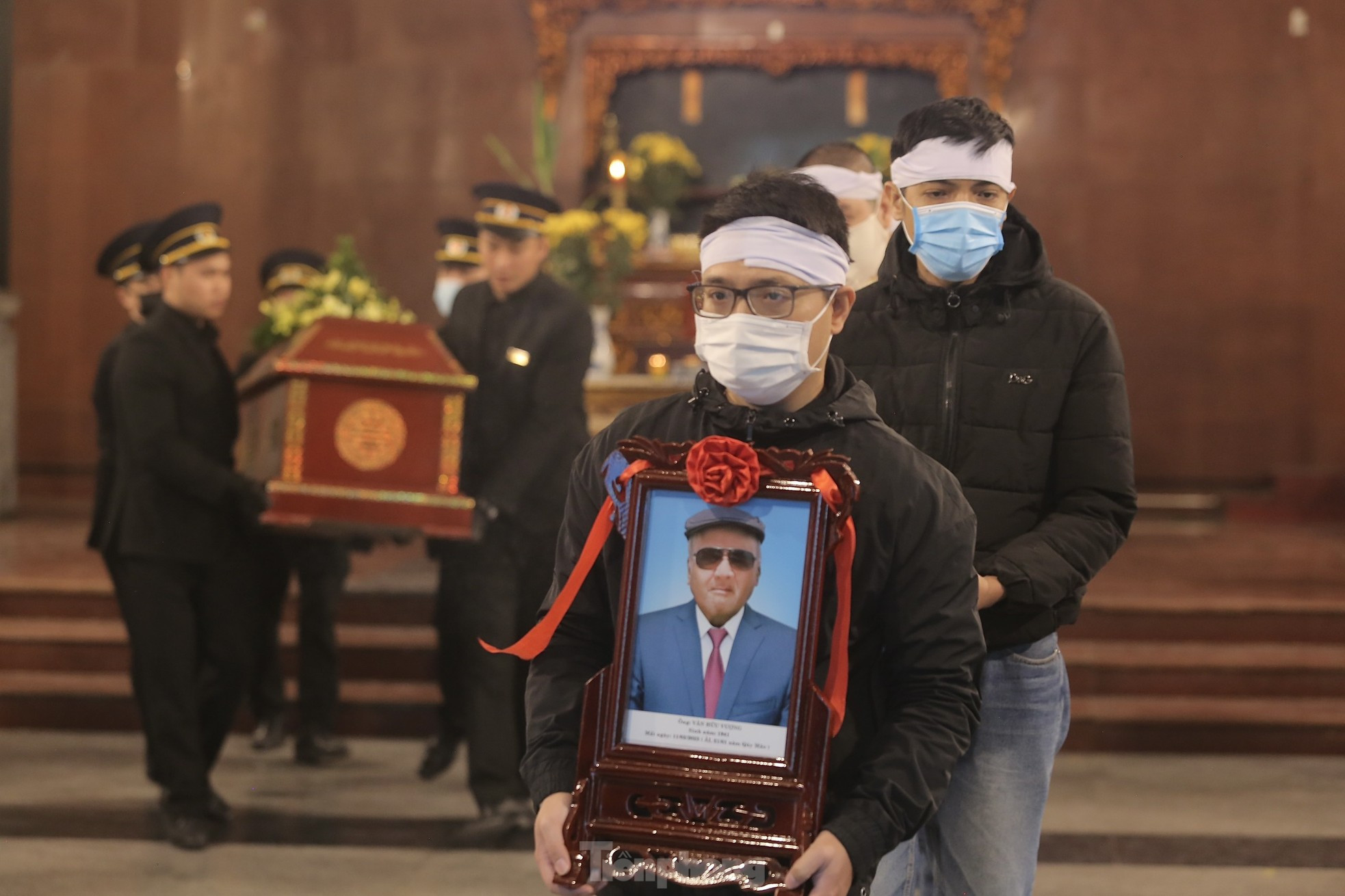 Xúc động giây phút tiễn đưa NSƯT Văn Vượng ảnh 14