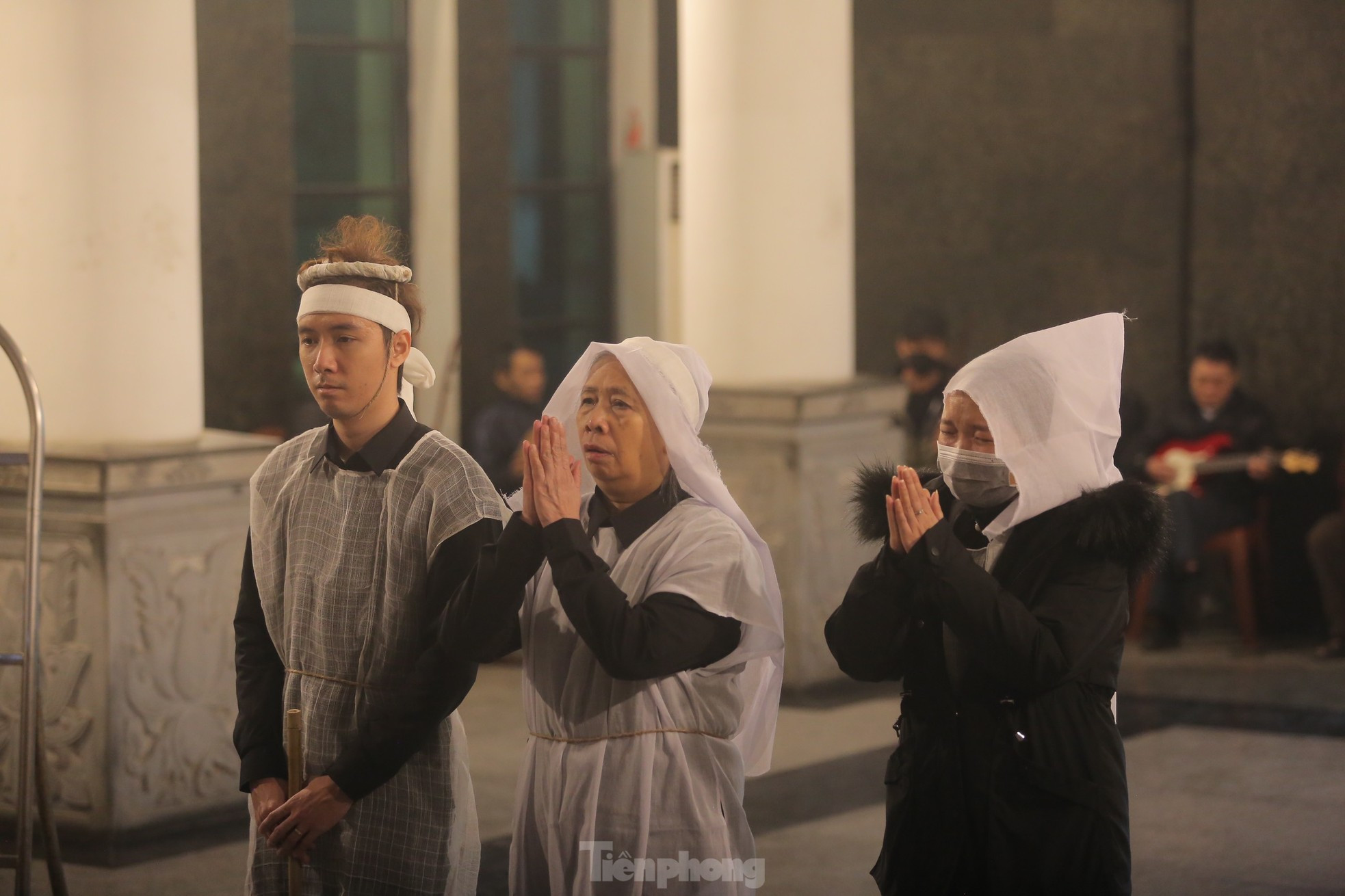 Xúc động giây phút tiễn đưa NSƯT Văn Vượng ảnh 12