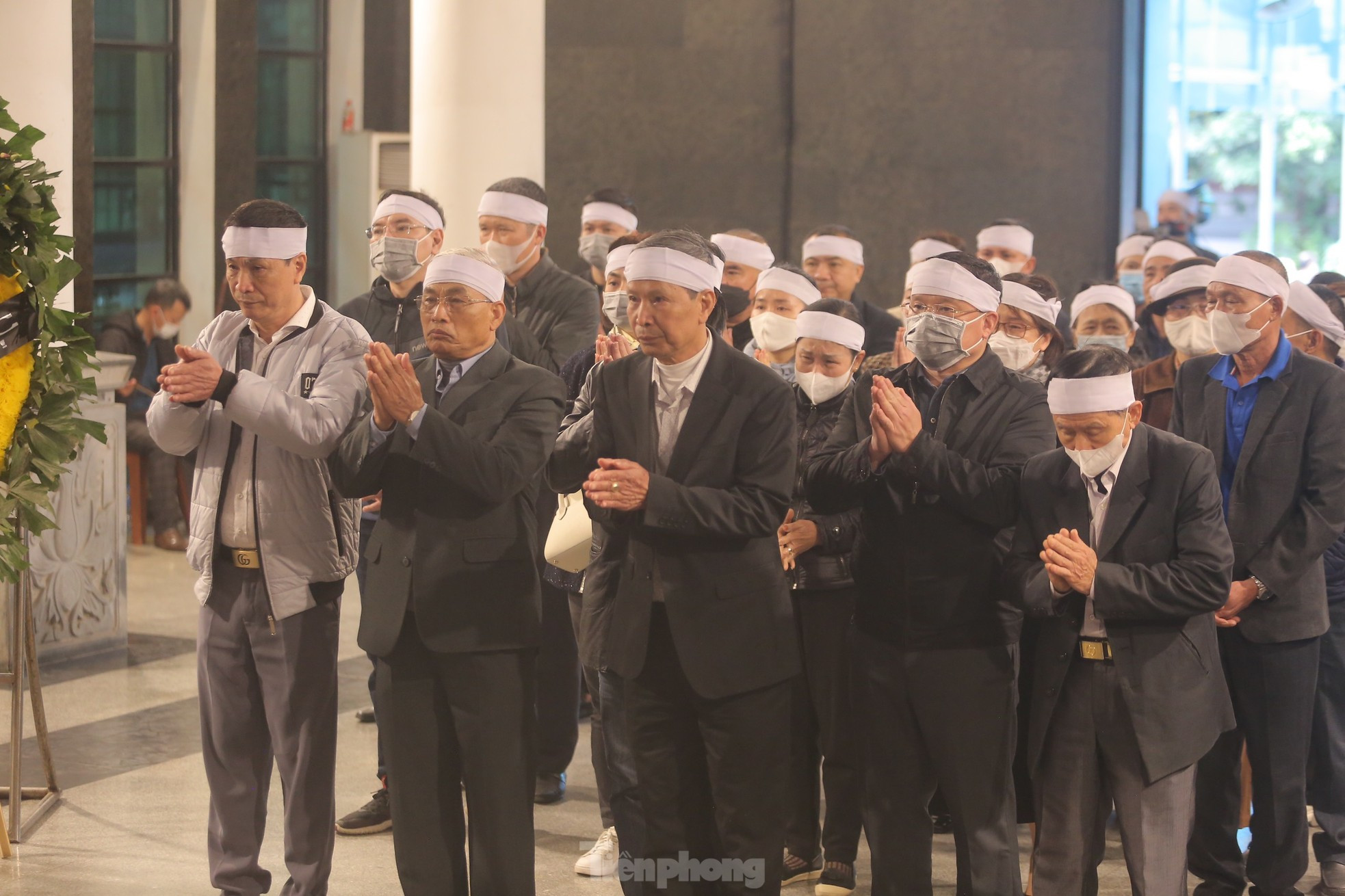 Xúc động giây phút tiễn đưa NSƯT Văn Vượng ảnh 3