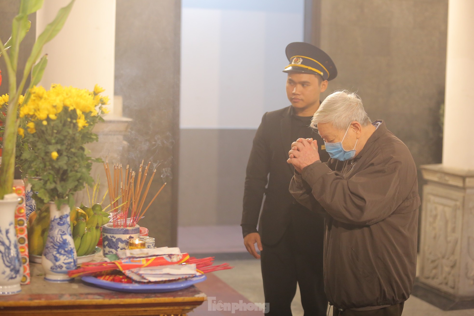 Xúc động giây phút tiễn đưa NSƯT Văn Vượng ảnh 4