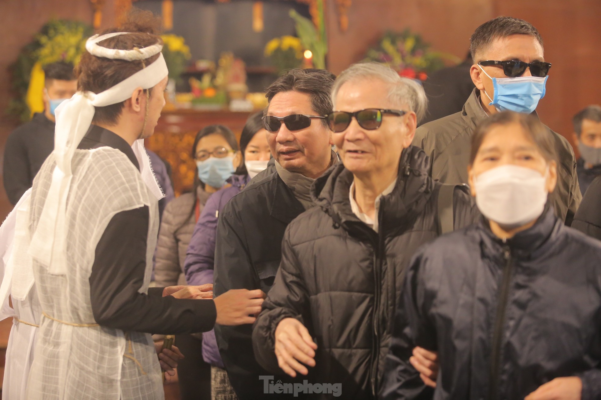 Xúc động giây phút tiễn đưa NSƯT Văn Vượng ảnh 13