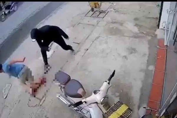 Diễn biến mới vụ người đàn ông ở Hà Nội bị chém gãy chân khi đang đi bộ