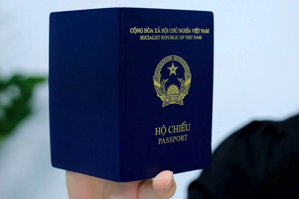 germany officially recognises new vietnamese passport, re-issues schengen visa picture 1