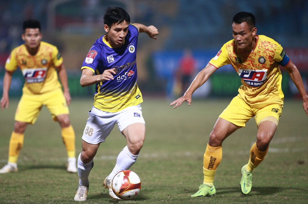 Hà Nội FC hòa may mắn Thanh Hóa