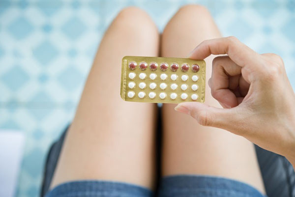 Dấu hiệu cảnh báo bạn nên dừng uống thuốc tránh thai