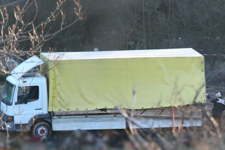 Cảnh sát Bulgaria bắt bốn nghi phạm liên quan vụ 18 người chết trên xe tải