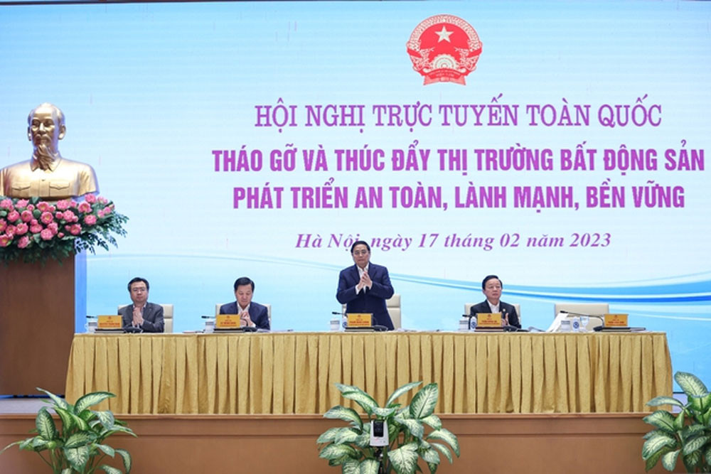 Chứng khoán giằng co ở đáy trong tuần đầy kỳ vọng về thị trường bất động sản