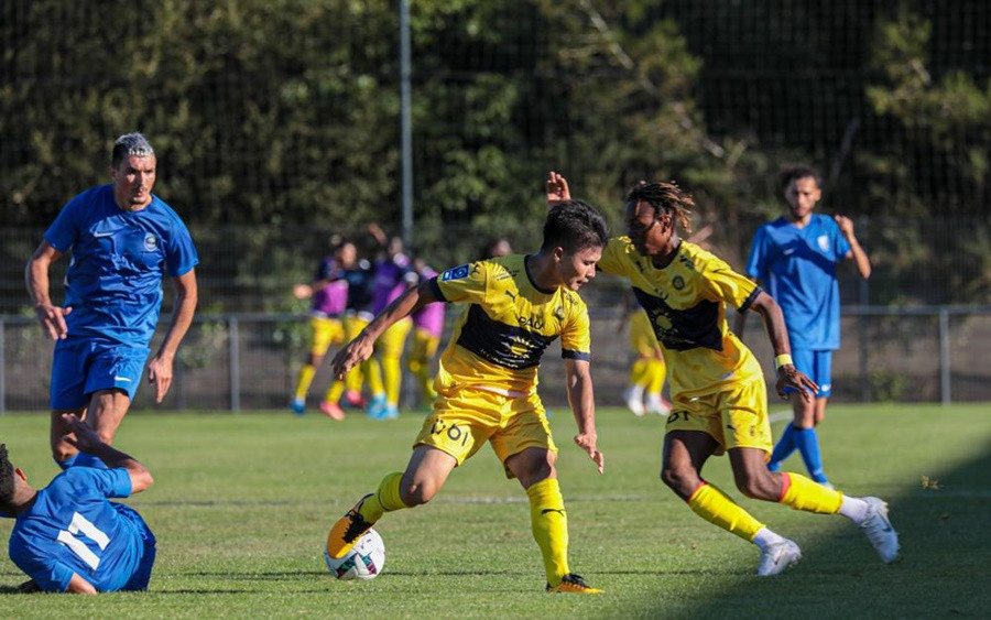 Quang Hải ra sân 14 phút, Pau thua Stade Laval ở Ligue 2