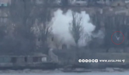 Trúng tên lửa chống tăng của Nga, lính Ukraine văng ra ngoài cửa sổ 30m