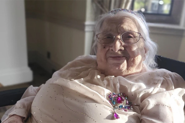 Bí quyết lạ giúp cụ bà 100 tuổi sống khỏe