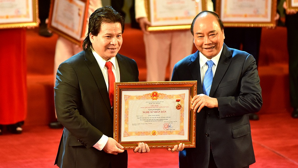 Ông vua xiếc Việt kể chuyện ăn ngủ cùng trăn khổng lồ - 3