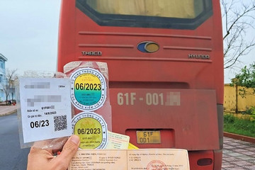 Ô tô khách nghi dùng tem kiểm định giả trên cao tốc Đà Nẵng – Quảng Ngãi