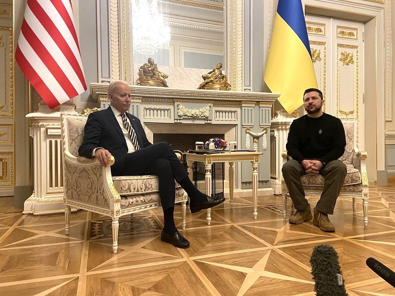 Tới Ukraine, ông Biden tuyên bố lệnh trừng phạt mới với Nga