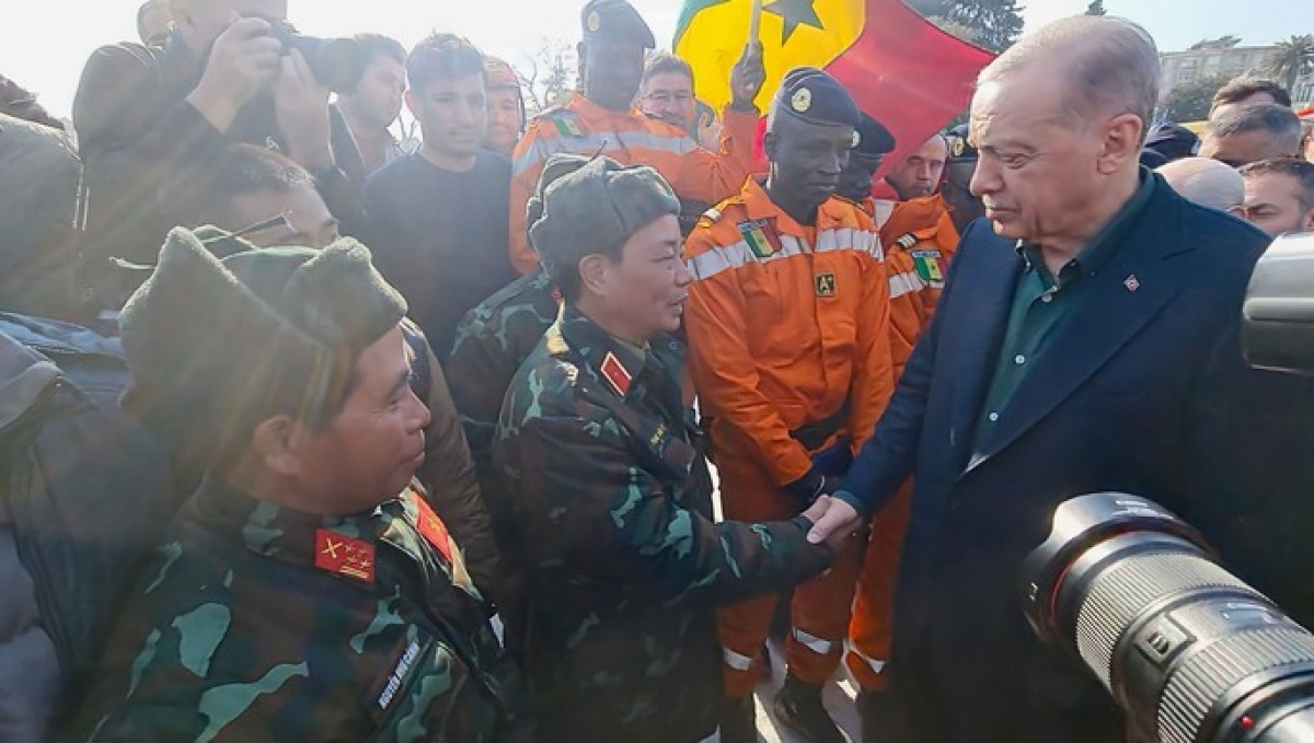 turkish president visits vietnamese rescue force picture 1