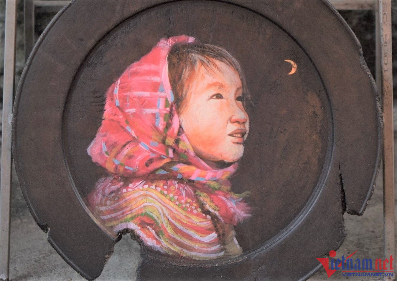 Độc đáo những bức tranh vẽ trên mâm gỗ xưa ở Thanh Hoá