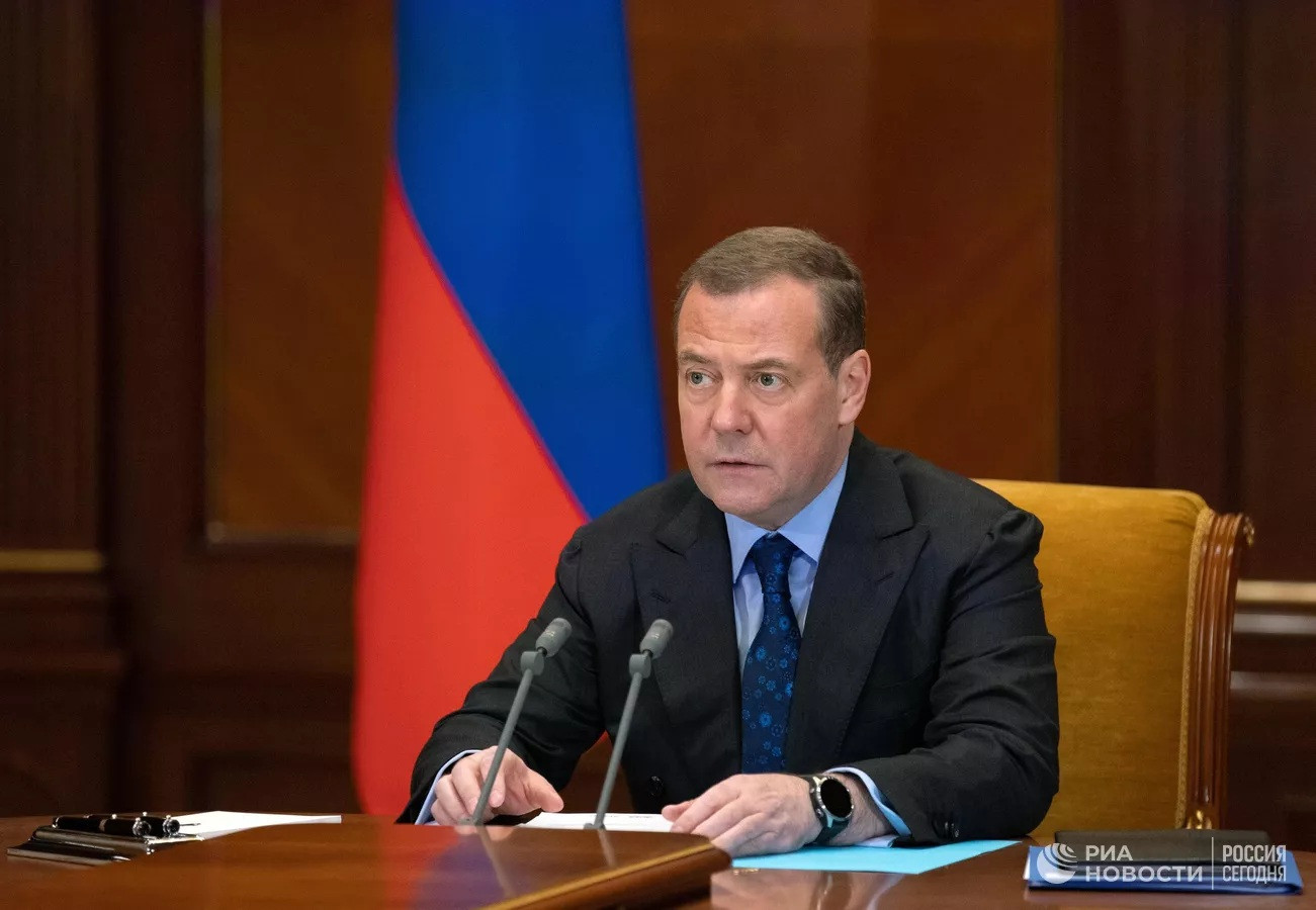 Ông Medvedev: Nga có quyền tự vệ bằng bất kỳ loại vũ khí nào, kể cả hạt nhân