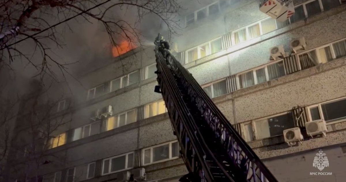 Cháy lớn ở tòa nhà 16 tầng tại Moscow, 15 người thương vong