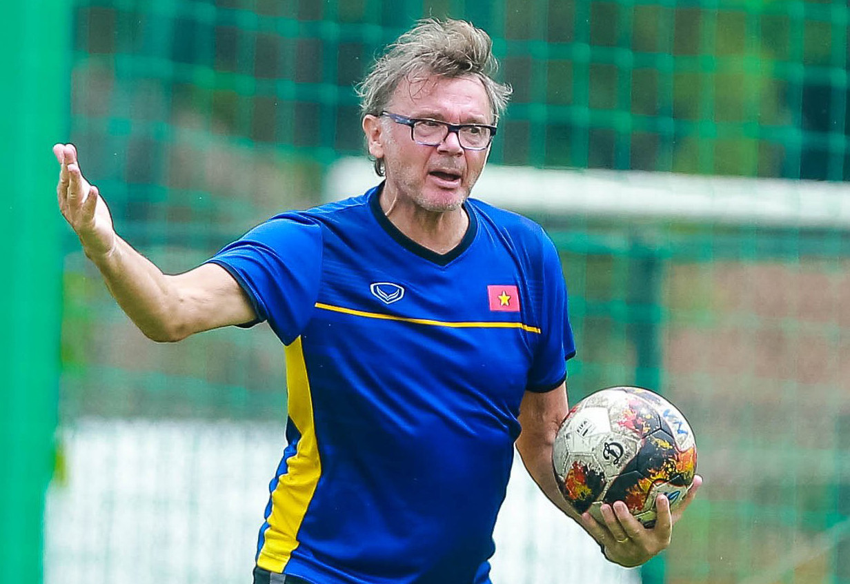 HLV Philippe Troussier và dấu hiệu đáng mừng từ V-League 2023