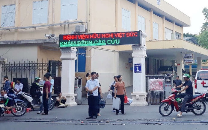 Bệnh viện Việt Đức chỉ còn đủ hóa chất xét nghiệm cơ bản cho 1 tuần