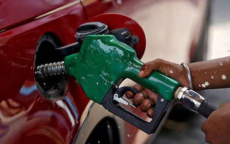 Giá xăng dầu hôm nay 24/2: Đảo chiều đi lên