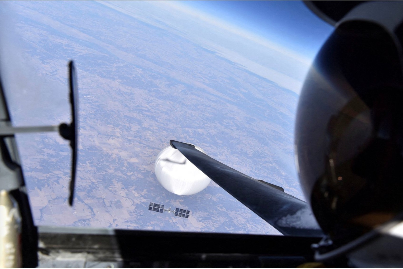 Mỹ công bố hình ảnh khinh khí cầu Trung Quốc trước khi bị bắn rơi