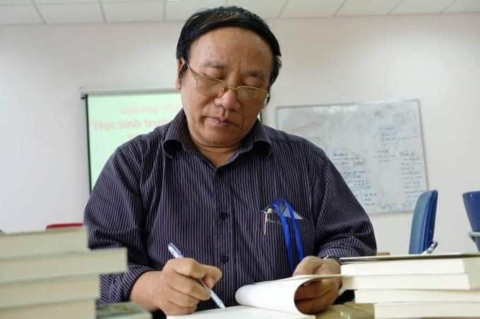 Nhà thơ Trần Đăng Khoa: 'Cho 100 tỷ đồng cũng không quảng cáo thuốc trị tiểu đêm' ảnh 2