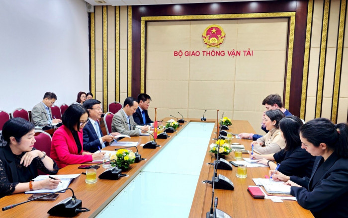Vietnam busca cooperación ferroviaria de alta velocidad con España