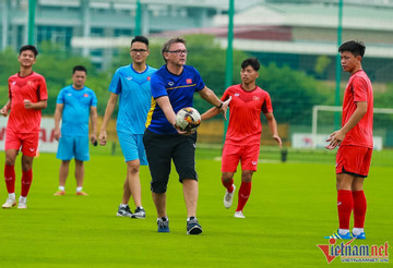 HLV Philippe Troussier nhận chỉ tiêu bất ngờ tại SEA Games