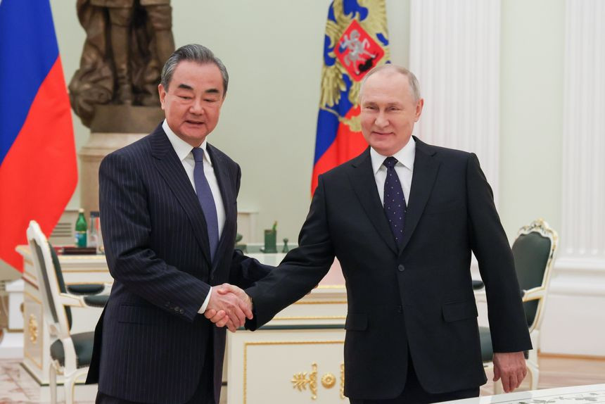 Trung Quốc công bố lập trường về xung đột Nga – Ukraine