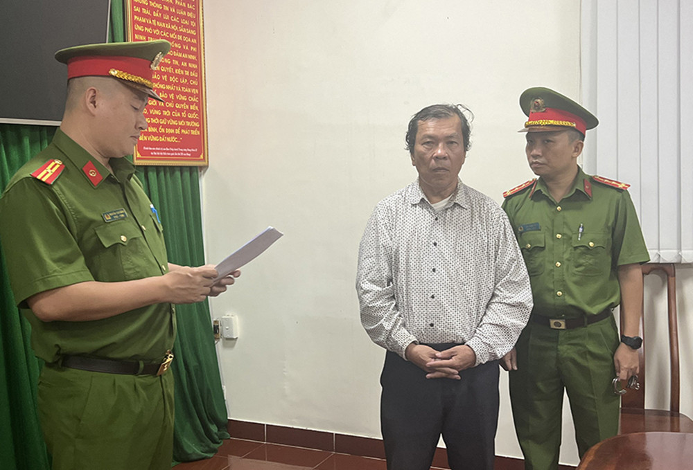 Khởi tố luật sư Trần Văn Sỹ từ đơn tố giác của bà Nguyễn Phương Hằng