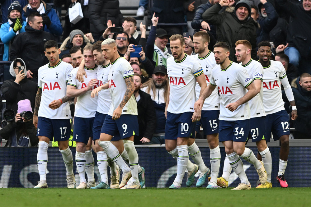 Bảng xếp hạng Ngoại hạng Anh mới nhất: Tottenham bám đuổi MU