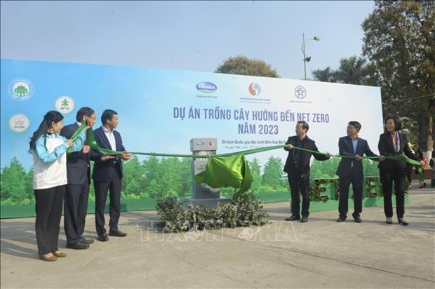 Hanoi kicks off net zero tree-planting project hinh anh 1