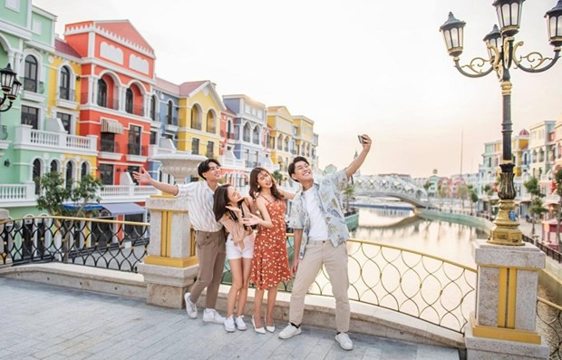 Bookings for April 30- May Day holiday tours surging: travel agencies hinh anh 1