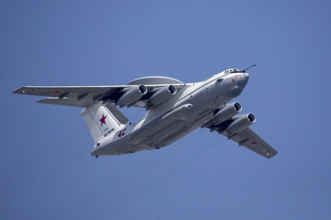 Phe đối lập Belarus dùng UAV tấn công máy bay A-50 của Nga