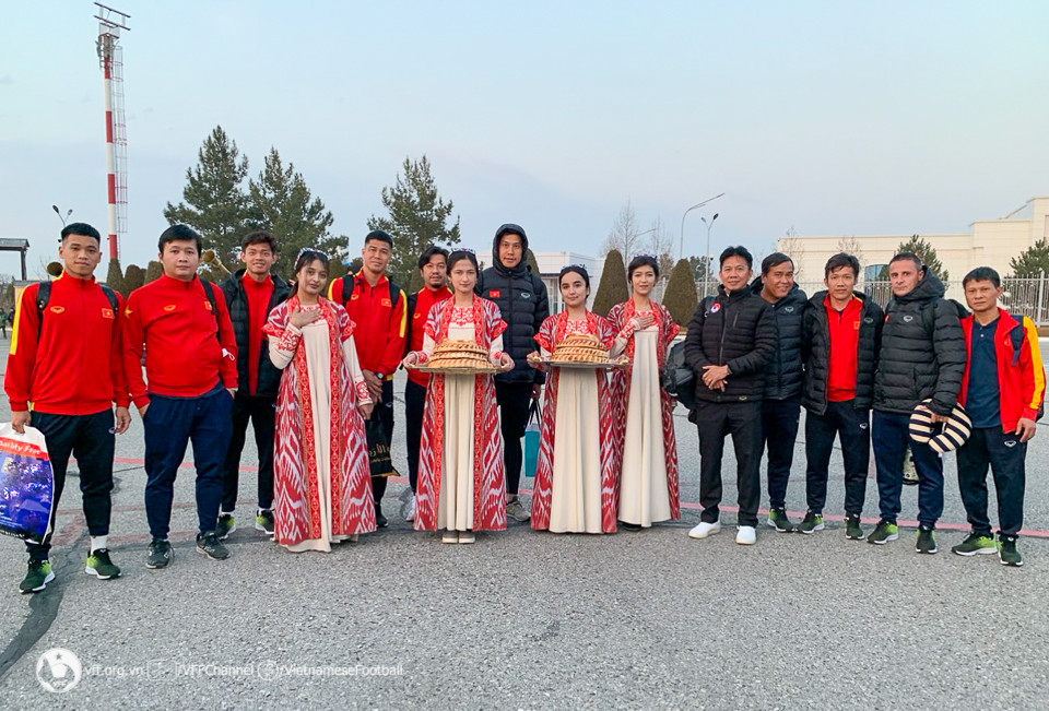 ĐT U20 Việt Nam đổ bộ Uzbekistan, sẵn sàng đấu Australia, Iran