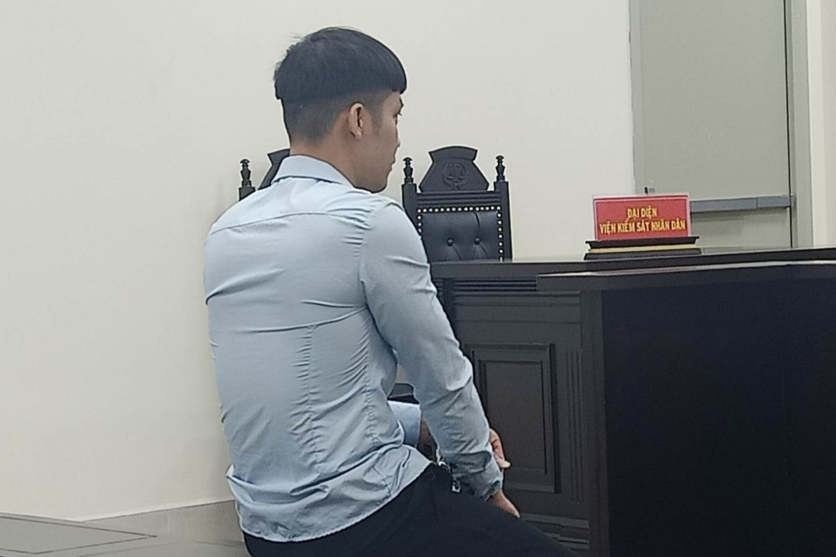 Châm lửa đốt xưởng may của người khác vì nghi vợ ngoại tình