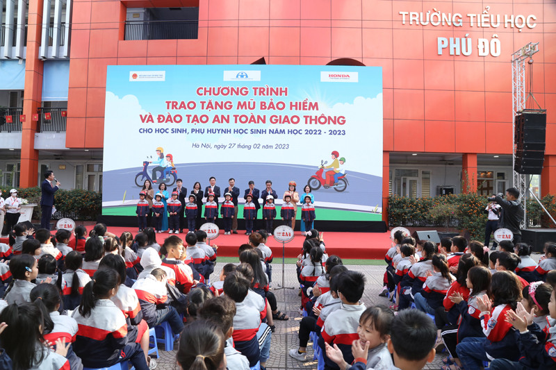 Khởi động chuỗi 1400 sự kiện đào tạo ATGT cho học sinh tiểu học 3 thành phố lớn