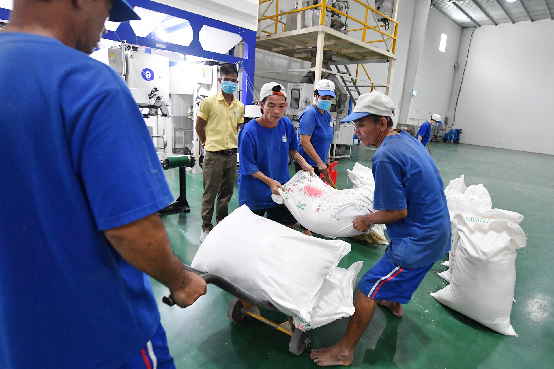 Chính sách mới: Tăng bồi dưỡng bằng hiện vật đối với người lao động