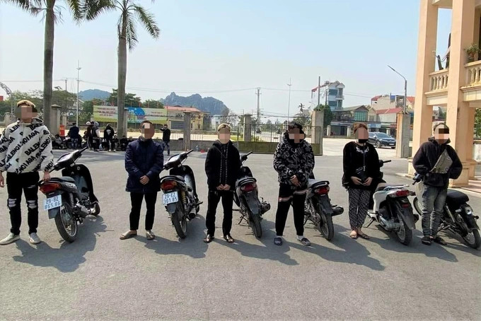 32 thanh thiếu niên đi xe máy từ Hà Nội về Ninh Bình tụ tập nẹt pô
