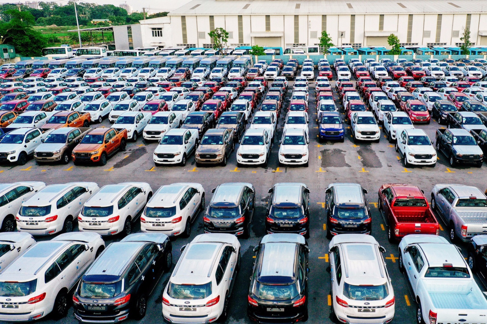 Ô tô nhập khẩu tăng đột biến trong tháng 2, chủ yếu là xe giá rẻ