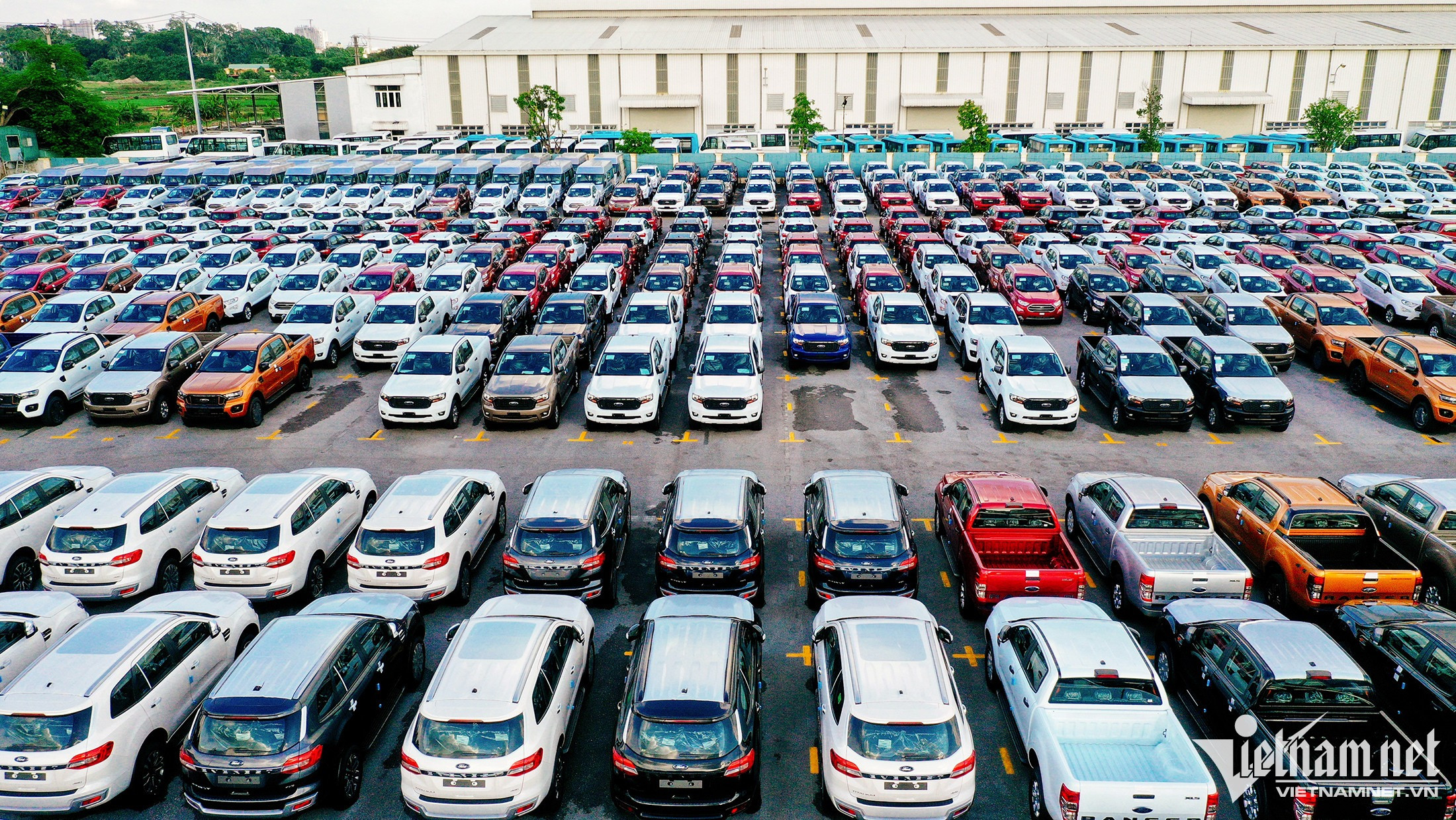 Lượng ô tô nhập khẩu tăng đột biến trong tháng 2/2023