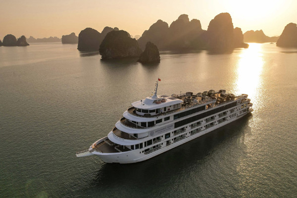 Du thuyền Ambassador II - tour du lịch ban ngày cao cấp trên vịnh Hạ Long