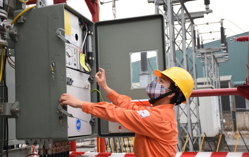 Vietnam weighs electricity price hikes in 2023