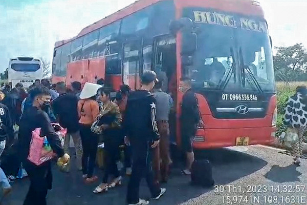 Sử dụng tem kiểm định giả, chủ xe bị phạt tới 6 triệu đồng
