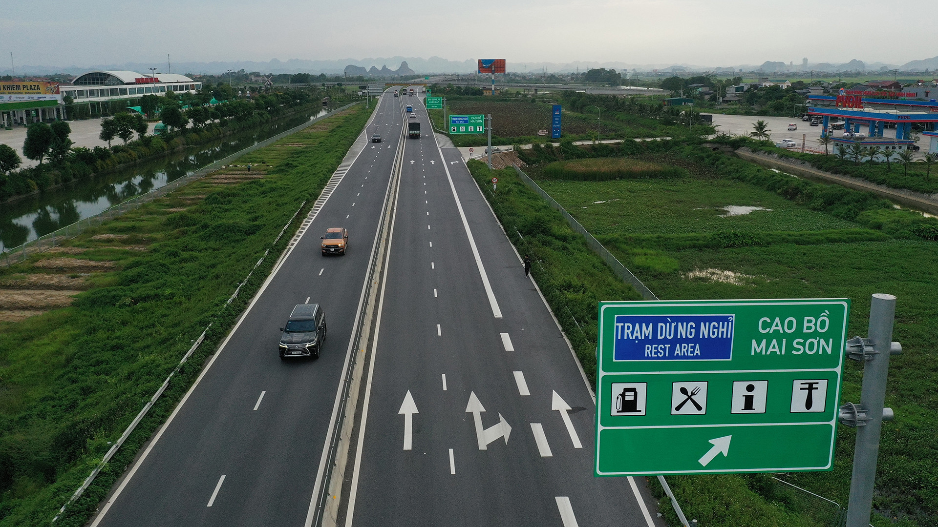 Hàng loạt cao tốc không có làn dừng khẩn cấp, nguy cơ ùn tắc khi xe gặp sự cố
