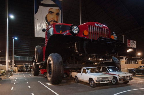 Khám phá chiếc xe tải 'quái vật' lớn nhất thế giới đầy đủ tiện nghi